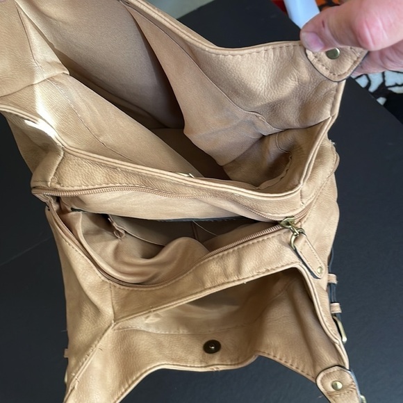 MERONA biege handbag with matching wallet. P/M/A1662 - Picture 4 of 9